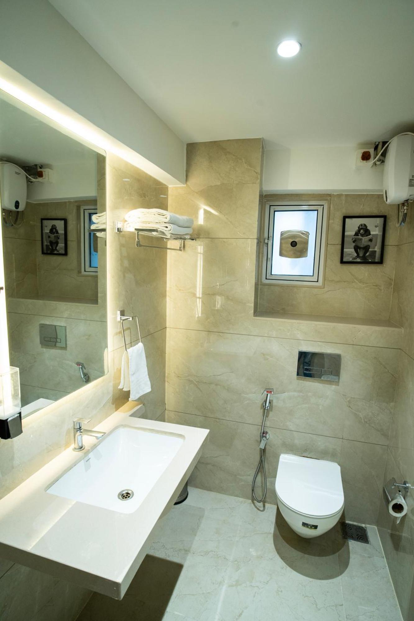 Hotel The Grand Murli Surat Exterior photo