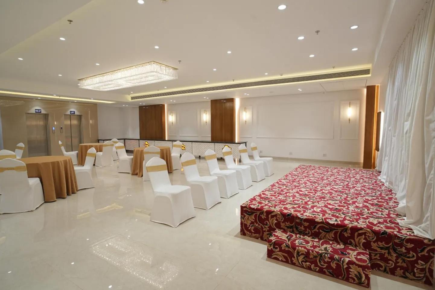 Hotel The Grand Murli Surat Exterior photo