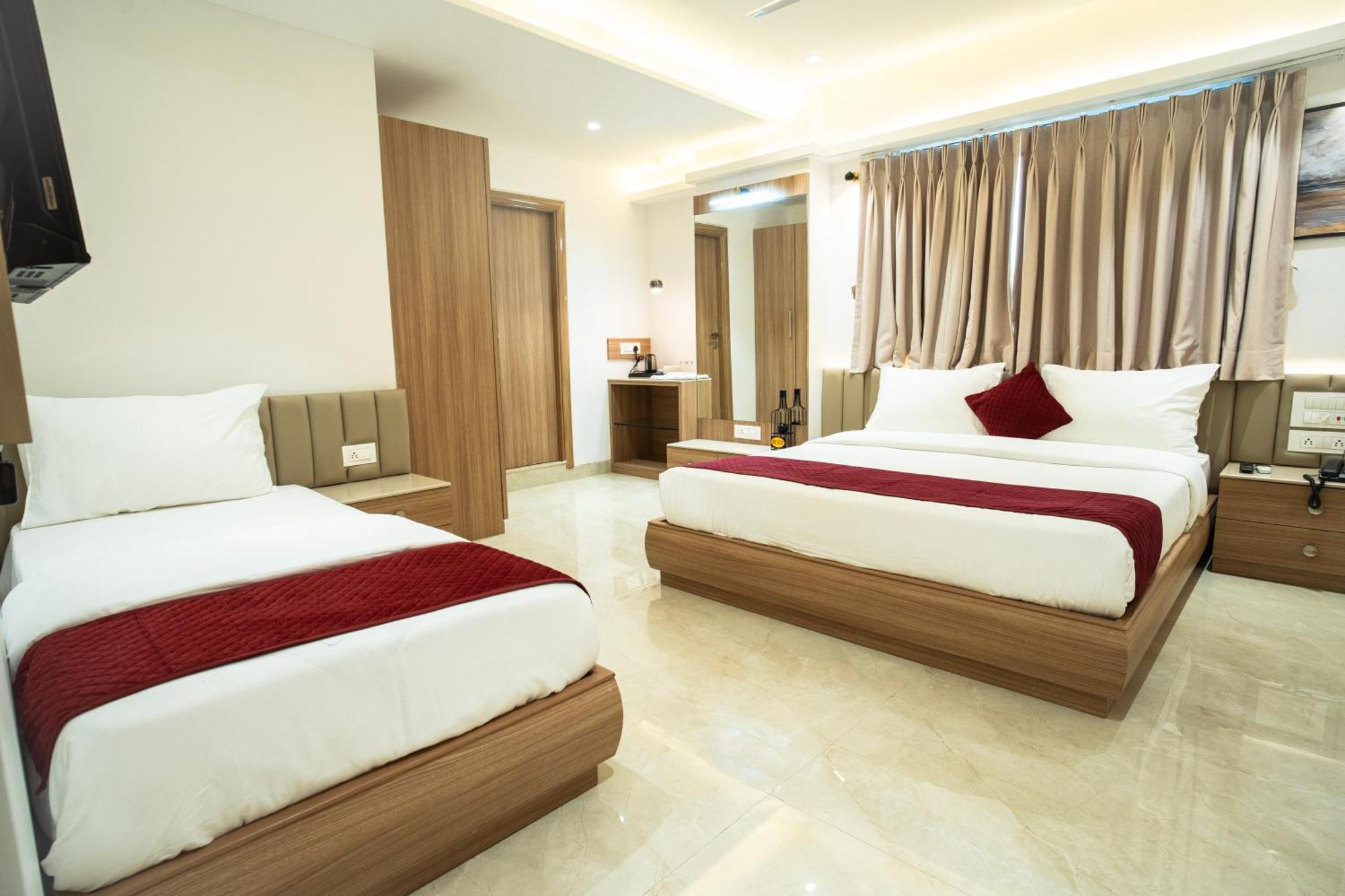 Hotel The Grand Murli Surat Exterior photo