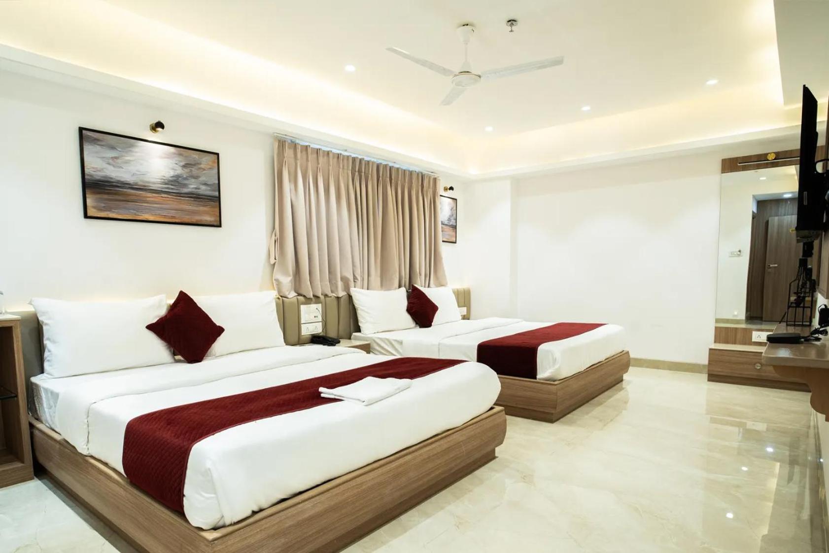 Hotel The Grand Murli Surat Exterior photo
