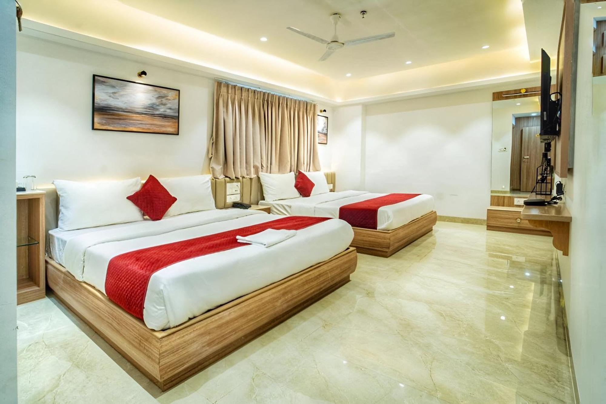 Hotel The Grand Murli Surat Exterior photo